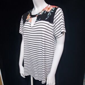 Flawless Gray & White Striped Short Sleeve Tee (S)